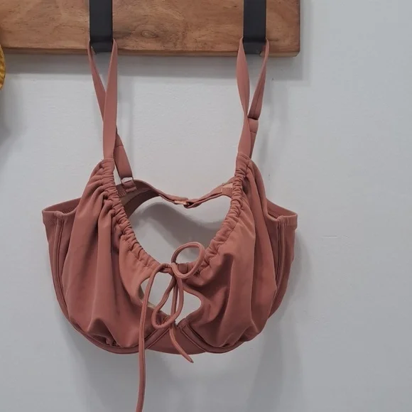 Shade & Shore bikini top Only size 36DD - Picture 1 of 5